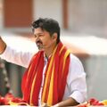 അഴിമതി വിരുദ്ധ ഹെൽപ്‌ലൈൻ പ്രഖ്യാപിച്ചതിന് പിന്നാലെ കൈക്കൂലി വിവാദം; ടിവികെ നേതാവിനെതിരെ നടപടി