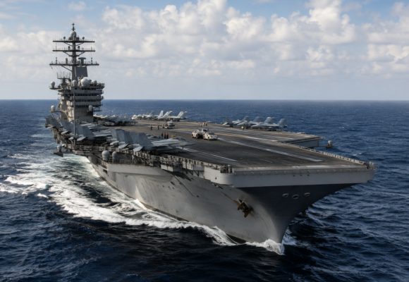 ഒമ്പത് മാസം കടലിൽ; USS Abraham Lincoln-ൽ ജീവനക്കാരുടെ മാനസിക സമ്മർദം രൂക്ഷം, കുടുംബങ്ങൾ ആശങ്കയിൽ