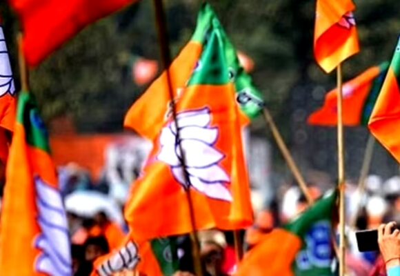 bjp ഉപതിരഞ്ഞെടുപ്പ് തോൽവി മനപ്പൂർവമോ? ബിജെപിക്കെതിരെ അഖിലേഷ് യാദവിന്റെ പുതിയ ആരോപണം; ഇവിഎം ചർച്ച വീണ്ടും സജീവം