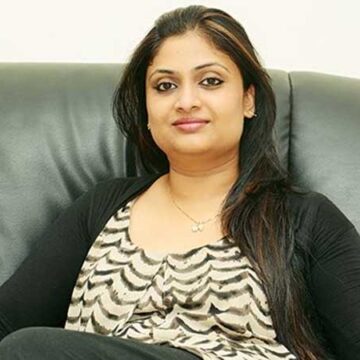 geethu mohandas അഞ്ചാം വയസ്സിൽ ക്യാമറയ്ക്ക് മുന്നിൽ; ഇന്ന് 600 കോടിയുടെ സിനിമയ്ക്ക് പിന്നിൽ: ഗീതു മോഹൻദാസിന്റെ വേറിട്ട യാത്ര